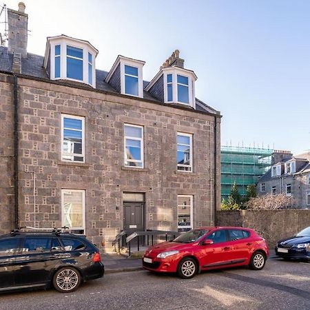 West End @ Netflix @ Newly Built Apartman Aberdeen Kültér fotó