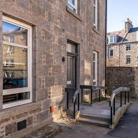 West End @ Netflix @ Newly Built Apartman Aberdeen Kültér fotó