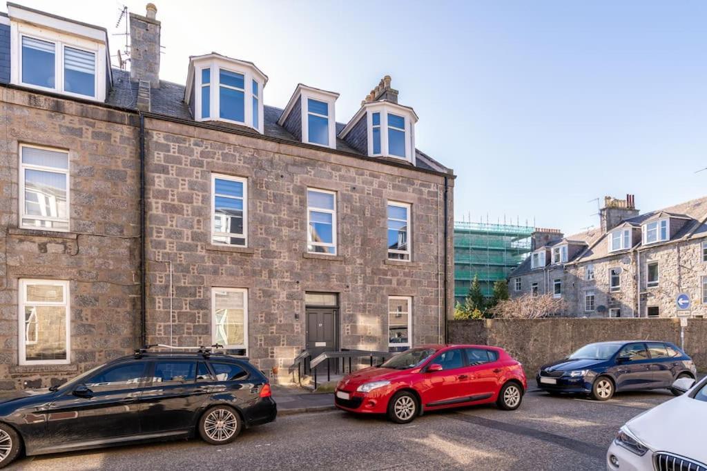 West End @ Netflix @ Newly Built Apartman Aberdeen Kültér fotó